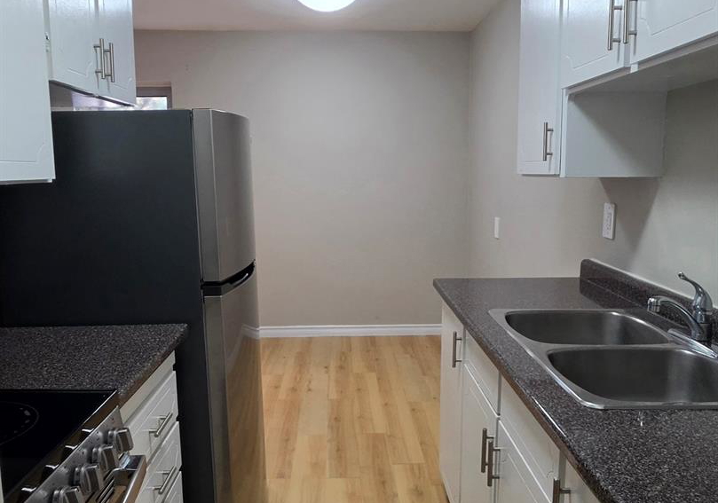 3900-wyandotte-street-east-windsor-ontario-26015652