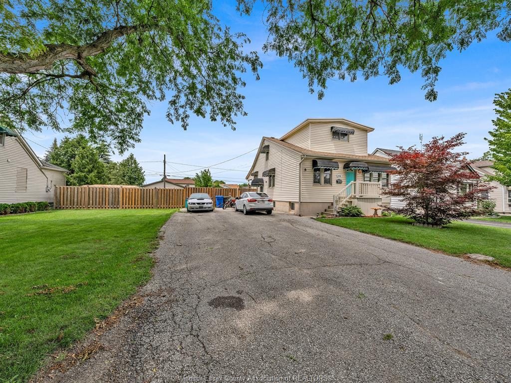 636-stanley-windsor-ontario-26015663