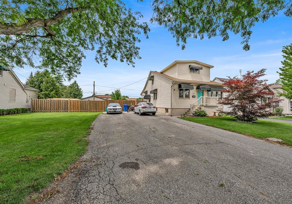 636-stanley-windsor-ontario-26015663
