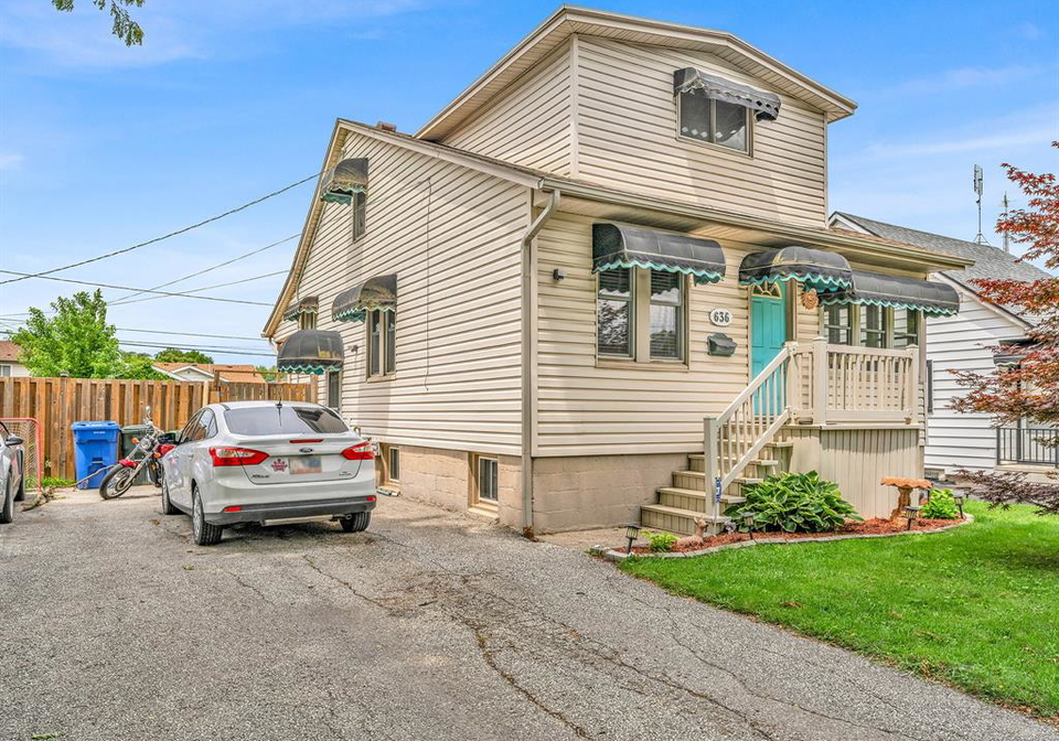 636-stanley-windsor-ontario-26015663