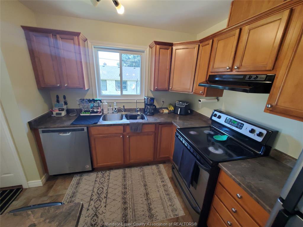 1710-northway-windsor-ontario-26015668