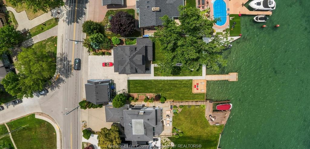 8190-riverside-drive-windsor-ontario-26015674