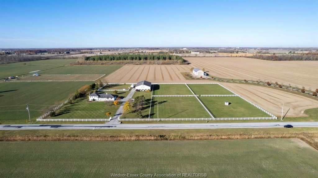 6485-concession-8-tecumseh-ontario-26015678