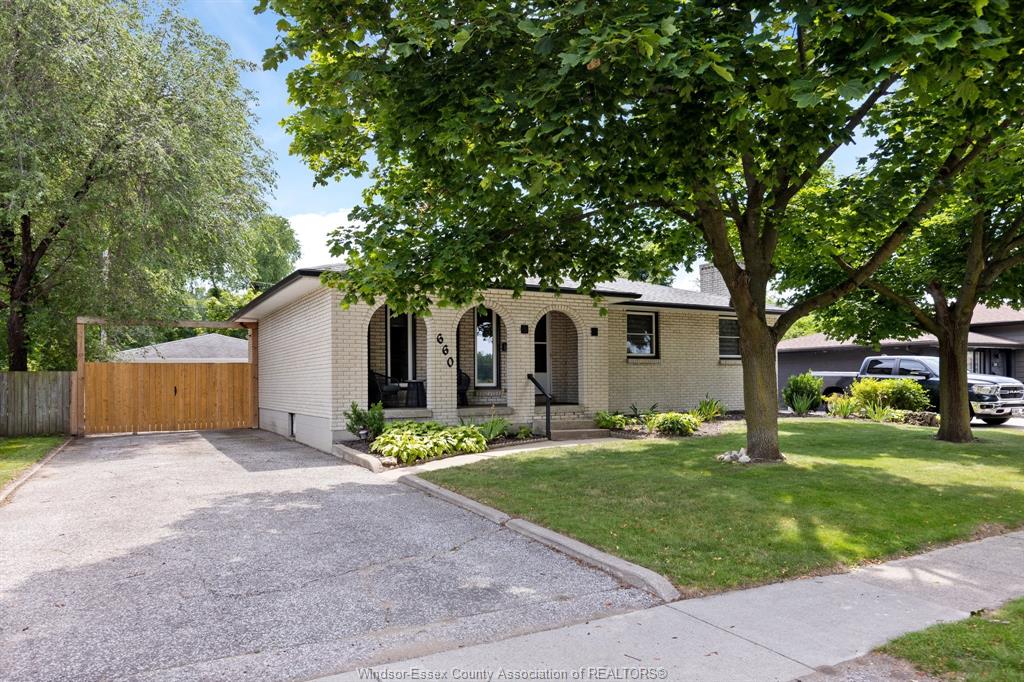 660-victory-lasalle-ontario-26015679
