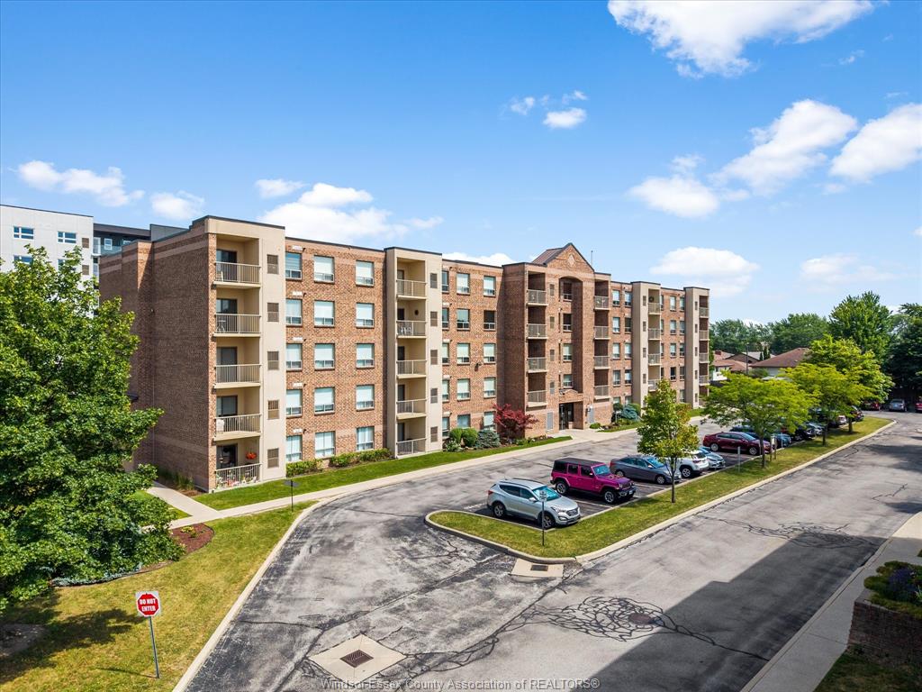 8335-wyandotte-street-east-windsor-ontario-26015682