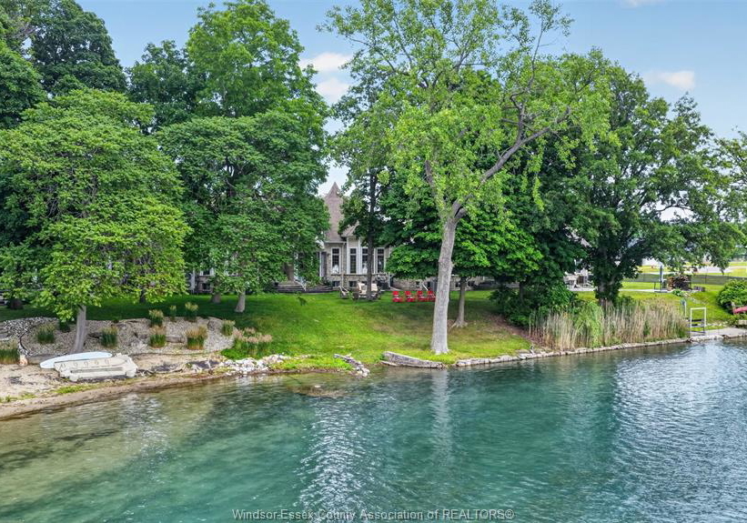 208-crystal-bay-drive-amherstburg-ontario-26015686
