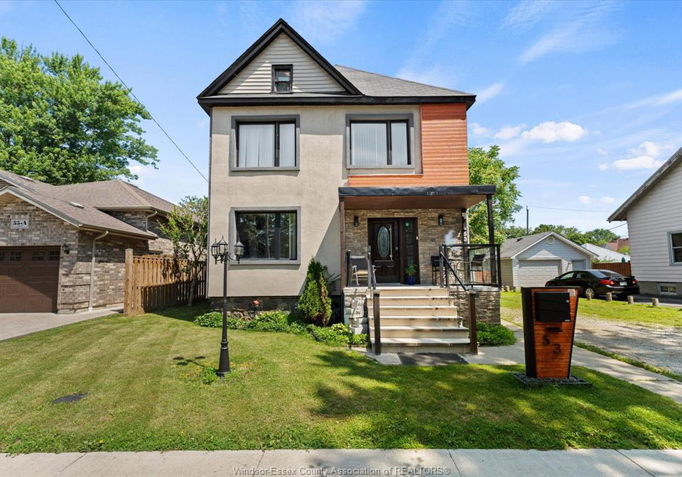 53-askew-leamington-ontario-26015693