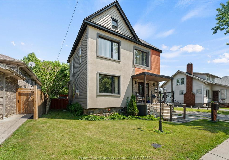 53-askew-leamington-ontario-26015693