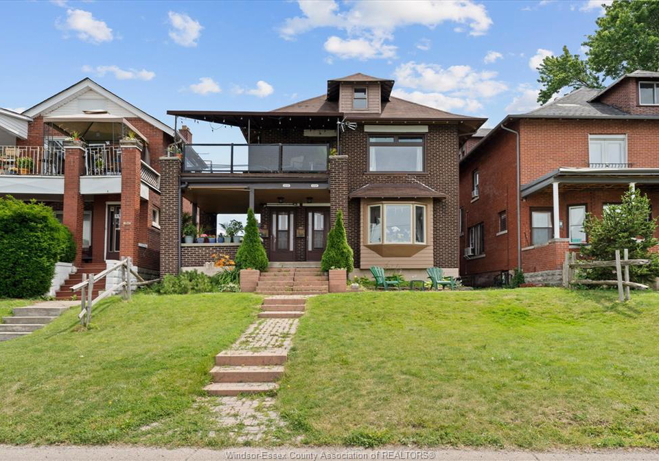 1331-riverside-drive-windsor-ontario-26015702