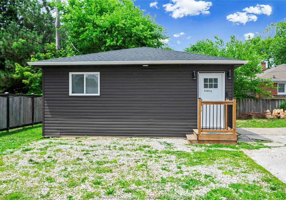 3495-longfellow-avenue-windsor-ontario-26015706