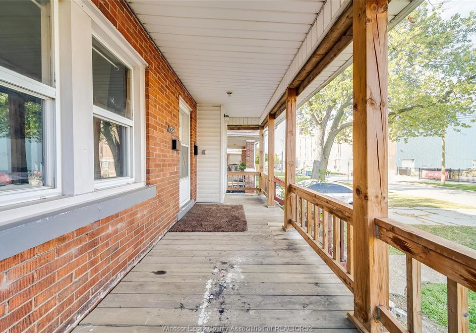 1531-windsor-avenue-windsor-ontario-26015711