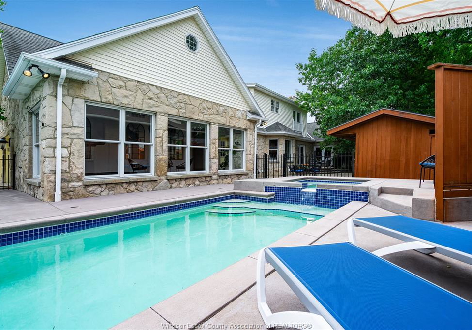 323-talbot-street-south-essex-ontario-26015723