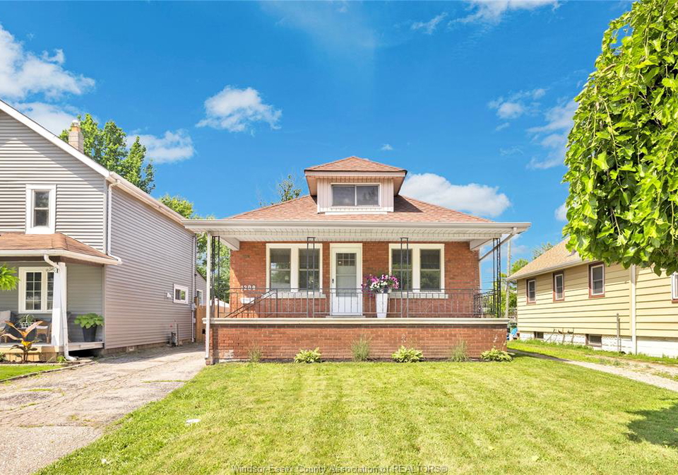 1209-curry-avenue-windsor-ontario-26015751