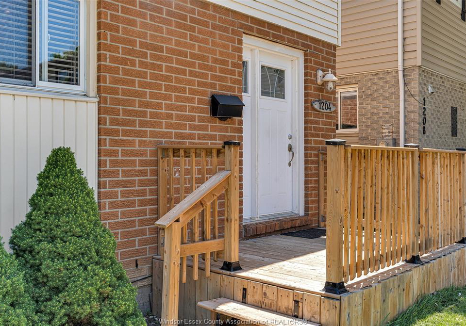 1204-copperfield-place-windsor-ontario-26015753