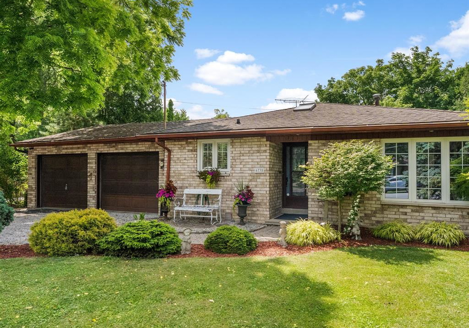 6735-matchett-lasalle-ontario-26015757