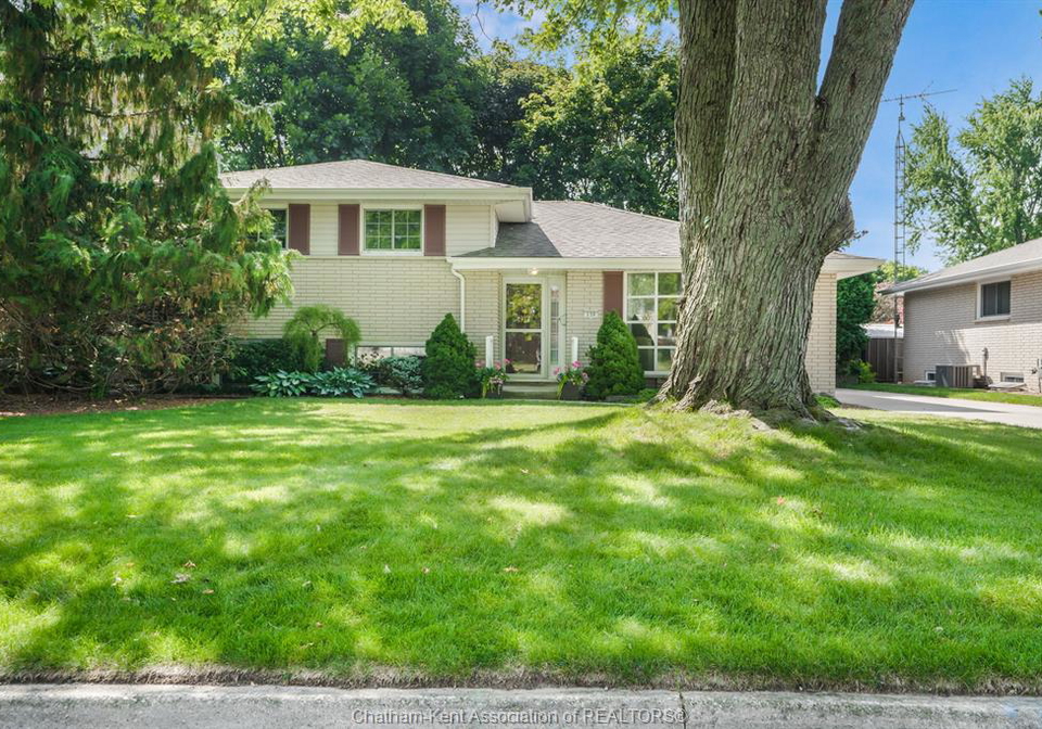 130-maryknoll-road-chatham-ontario-26015770