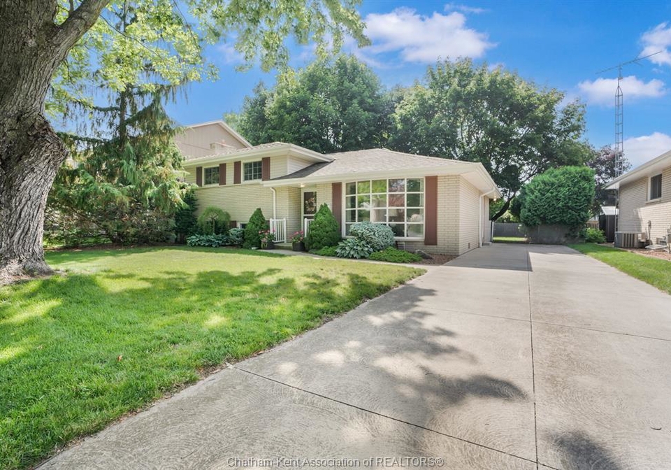130-maryknoll-road-chatham-ontario-26015770