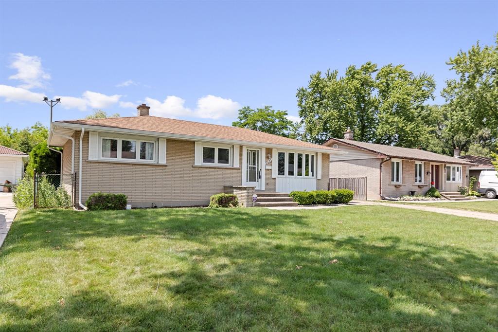 3425-woodlawn-avenue-windsor-ontario-26015776