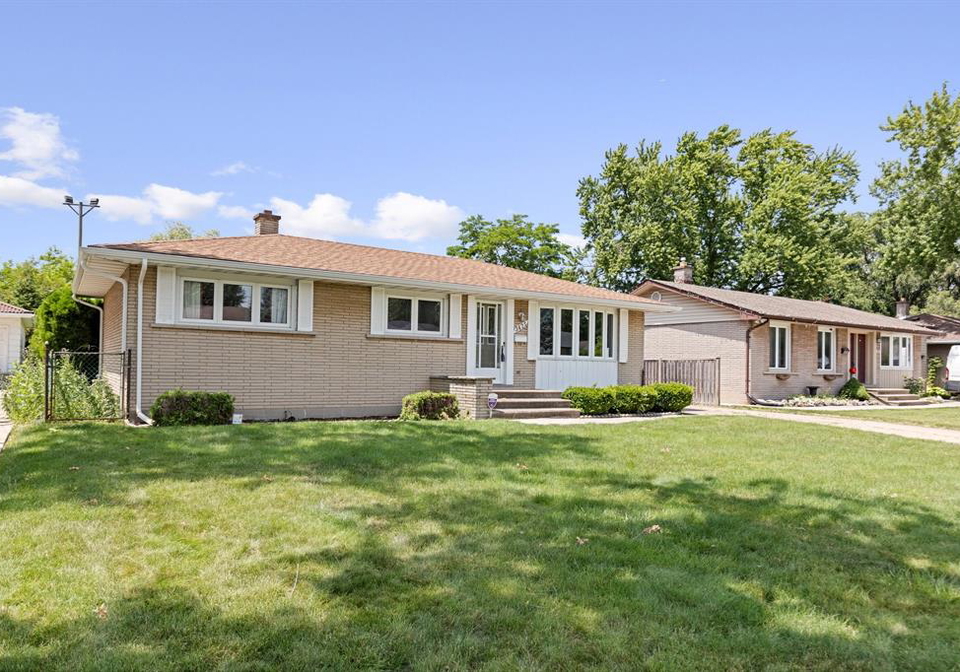 3425-woodlawn-avenue-windsor-ontario-26015776