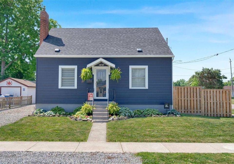 1037-elizabeth-street-wallaceburg-ontario-26015799