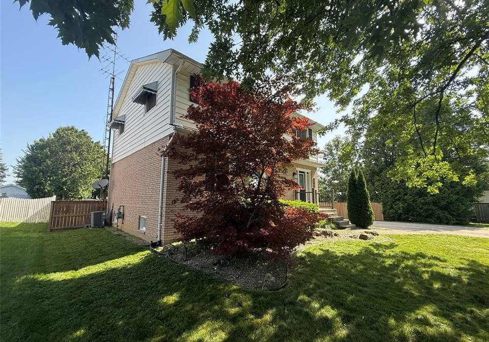 206-turnbull-avenue-wallaceburg-ontario-26015811
