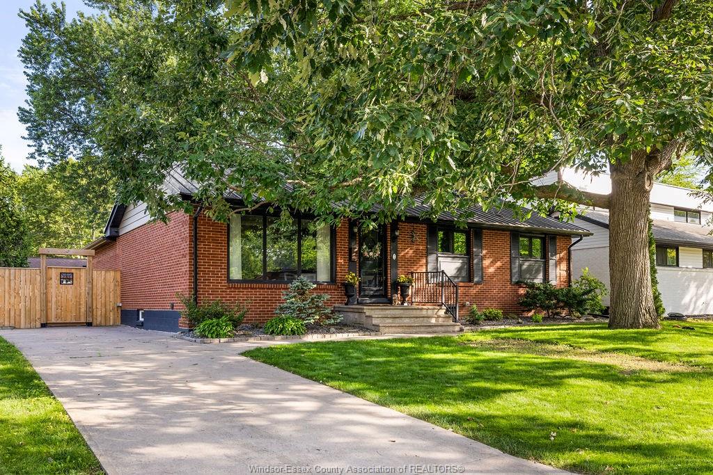 2-summer-court-windsor-ontario-26015825