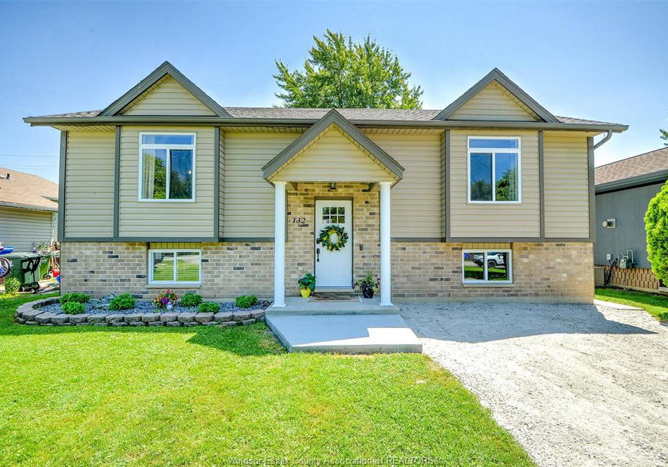 132-gloucester-colchester-ontario-26015830