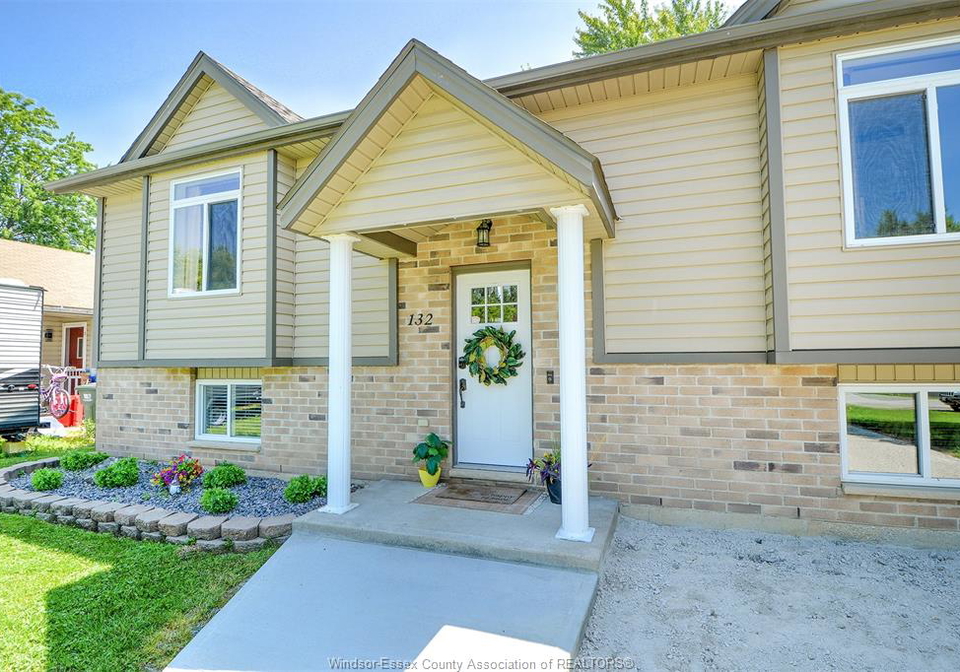 132-gloucester-colchester-ontario-26015830