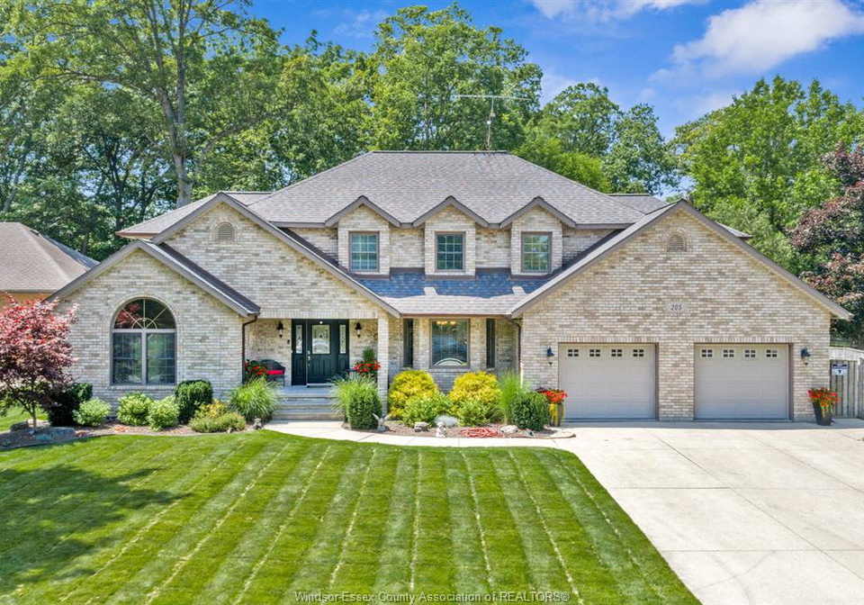 205-woodland-drive-harrow-ontario-26015841
