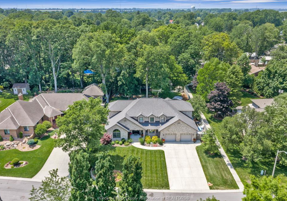 205-woodland-drive-harrow-ontario-26015841