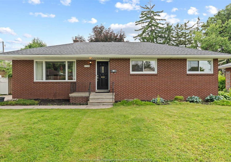 2729-virginia-park-windsor-ontario-26015846