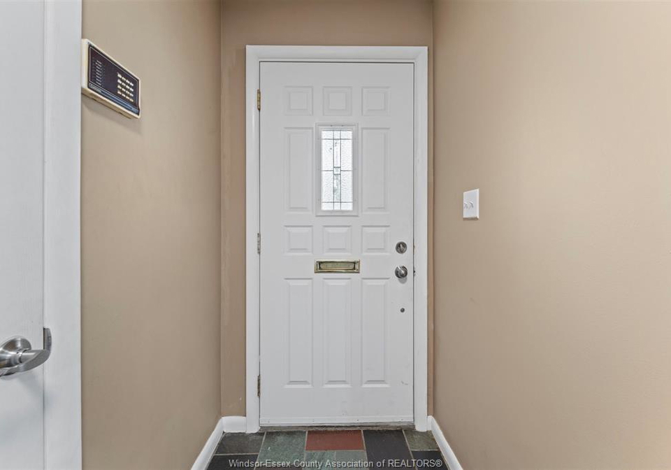 2729-virginia-park-windsor-ontario-26015846