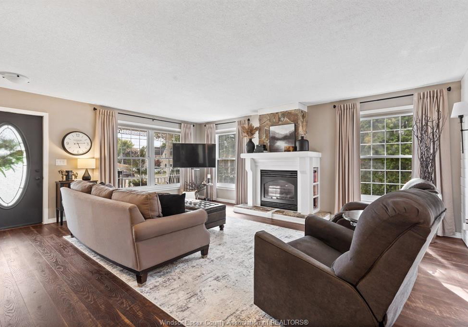 426-king-street-east-harrow-ontario-26015850