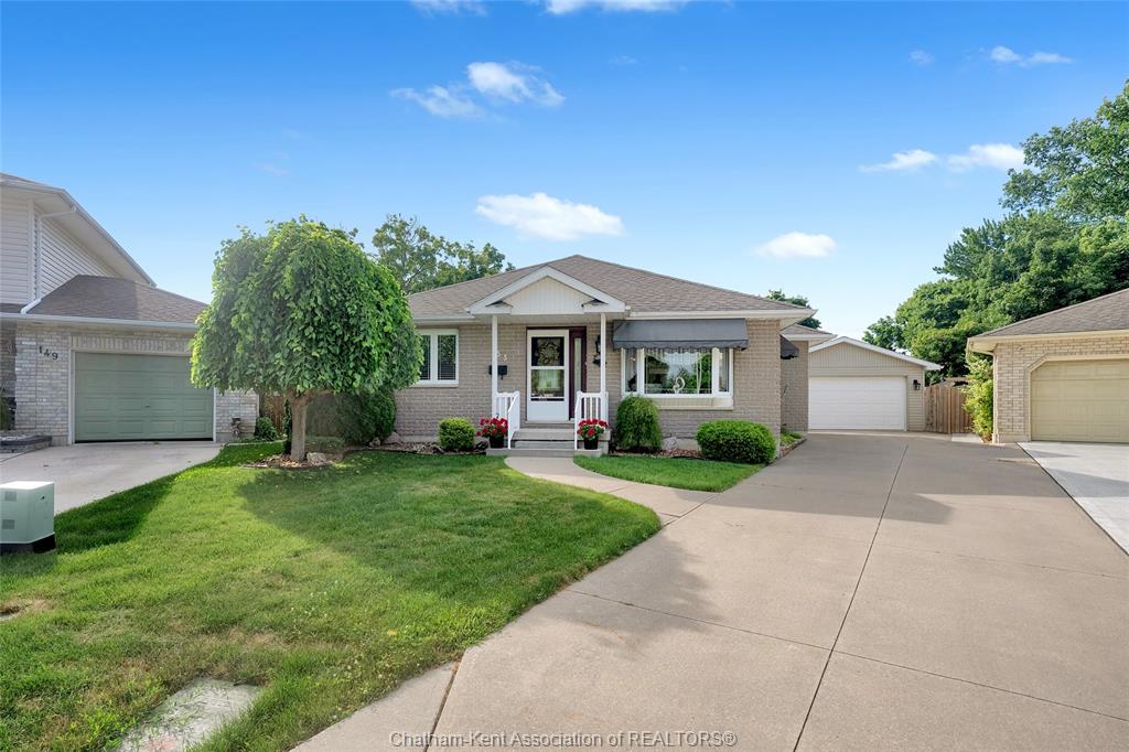 153-primrose-lane-chatham-ontario-26015865