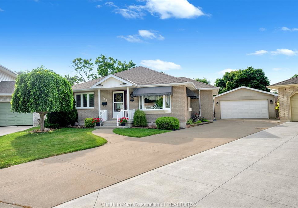 153-primrose-lane-chatham-ontario-26015865
