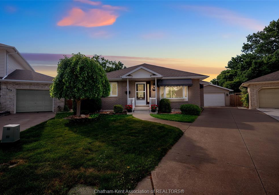 153-primrose-lane-chatham-ontario-26015865