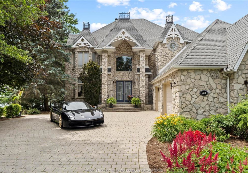 318-crystal-bay-drive-amherstburg-ontario-26015875