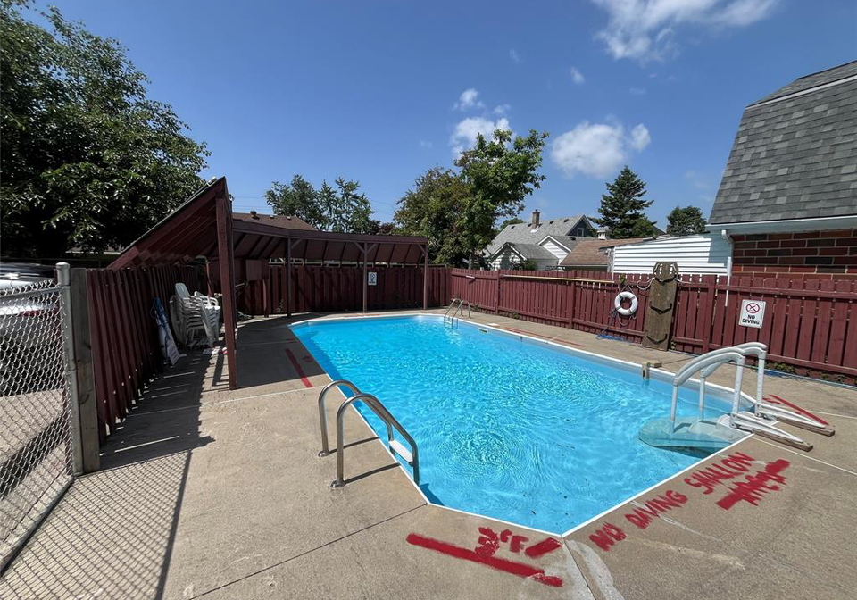 26-alice-street-north-essex-ontario-26015877