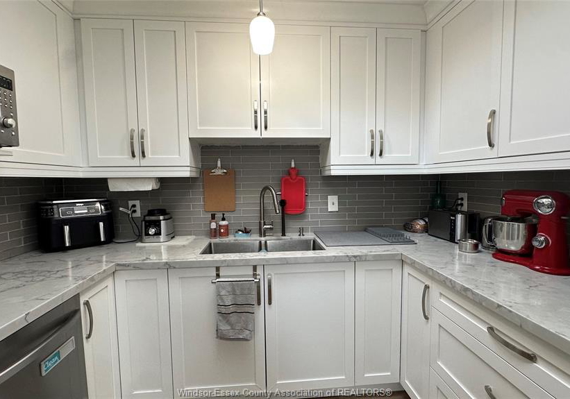 225-frank-avenue-windsor-ontario-26015889