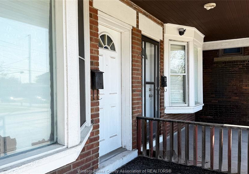 1424-wyandotte-street-west-windsor-ontario-26015912