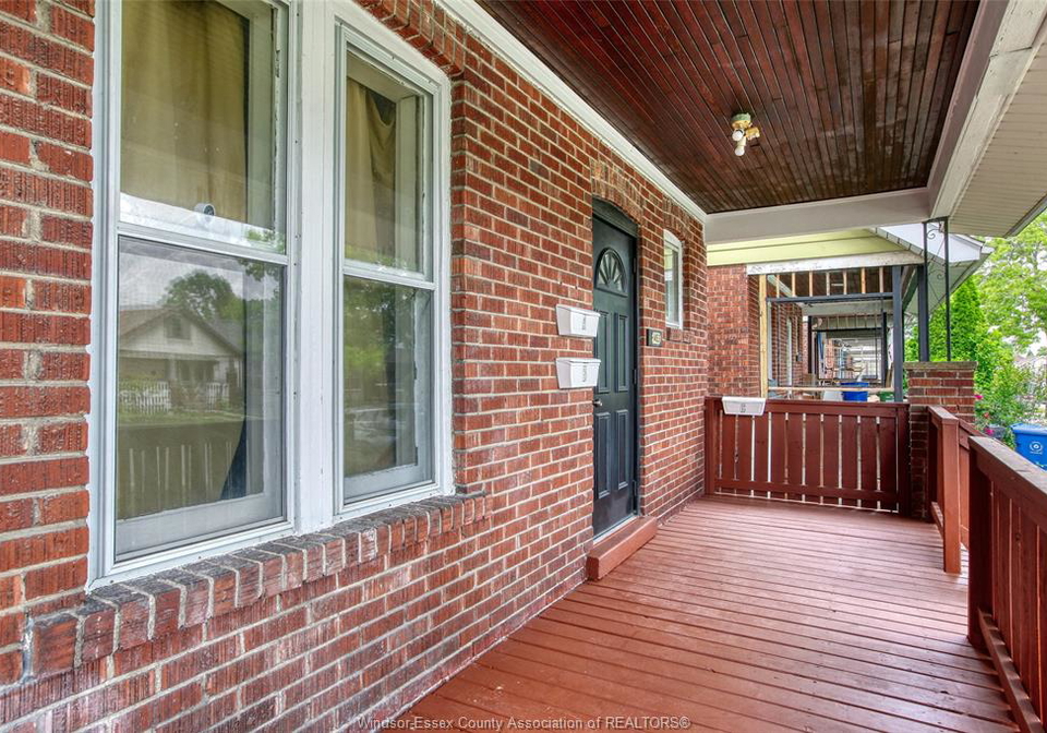 1453-marentette-windsor-ontario-26015918