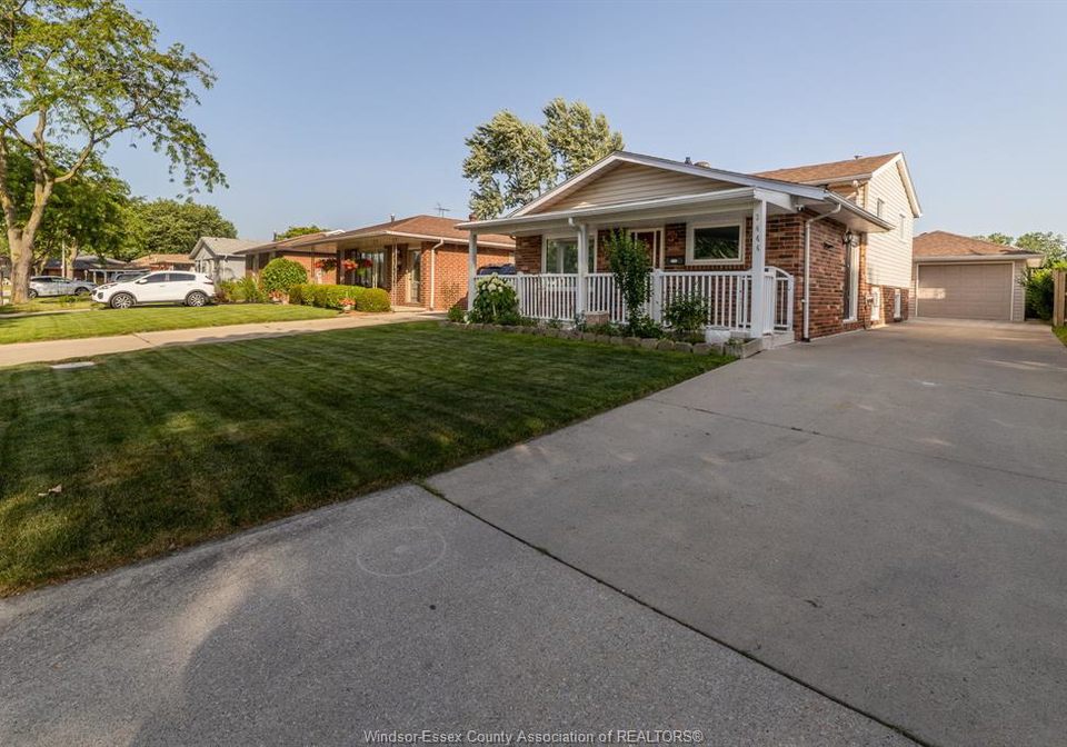 3444-hemlock-windsor-ontario-26015919