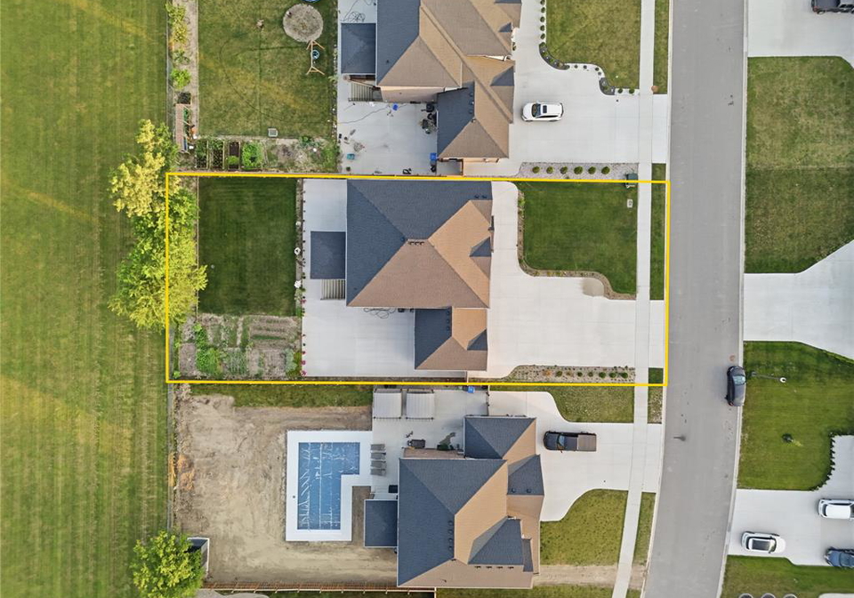 1436-mullins-drive-lakeshore-ontario-26015920