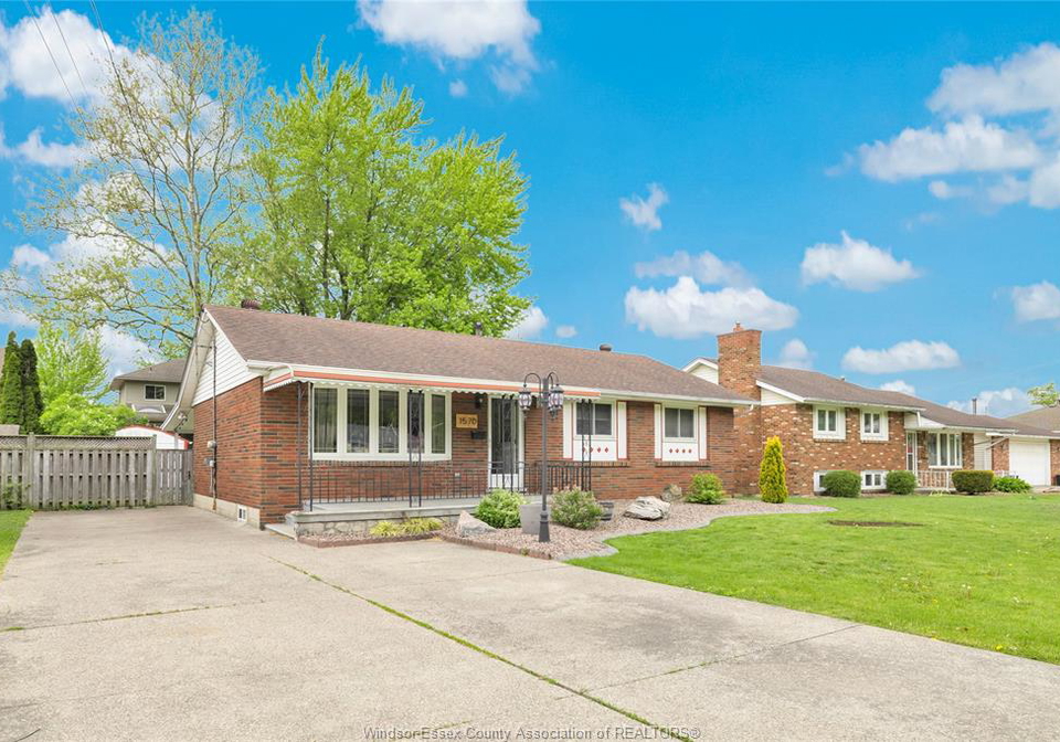 1570-laurier-drive-lasalle-ontario-26015925