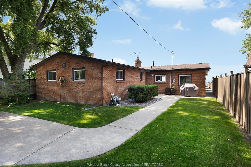 1824-erie-avenue-amherstburg-ontario-26015935