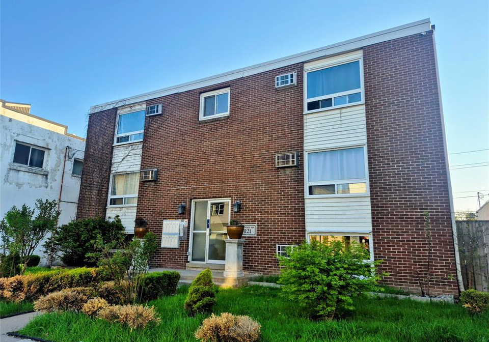 821-pillette-windsor-ontario-26015937