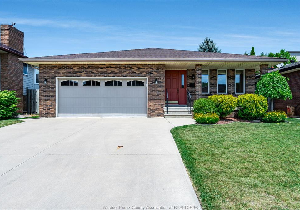 8418-kingston-windsor-ontario-26015975