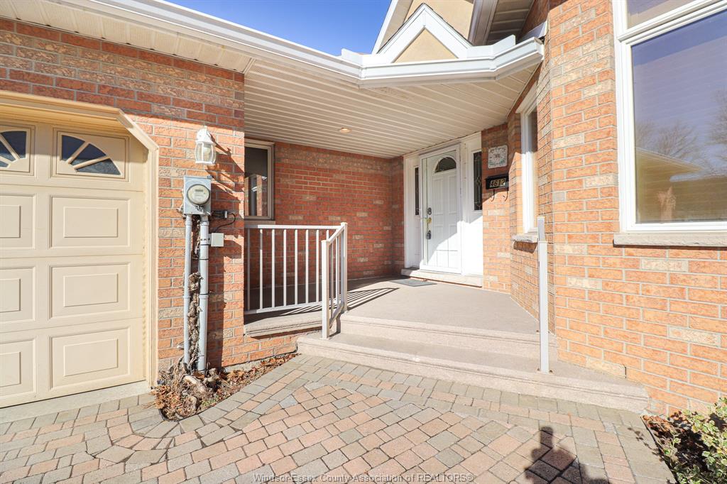 4612-ascot-court-windsor-ontario-26015990
