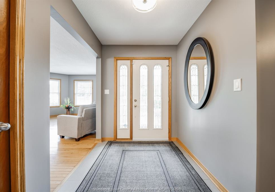 314-menard-lasalle-ontario-26016000