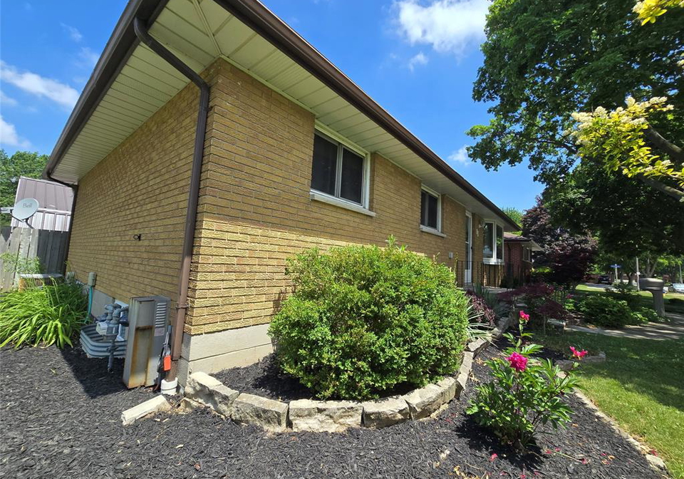 83-holland-avenue-chatham-ontario-26016012